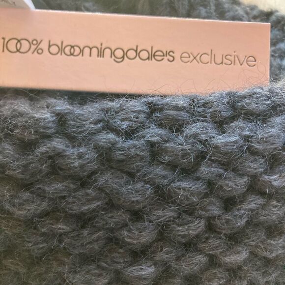 Aqua Brand Woman’s Charcoal Knit Pom Pom Winter Hat Exclusive for Bloomingdales - Picture 4 of 6